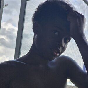 Meet your Posher, Davis